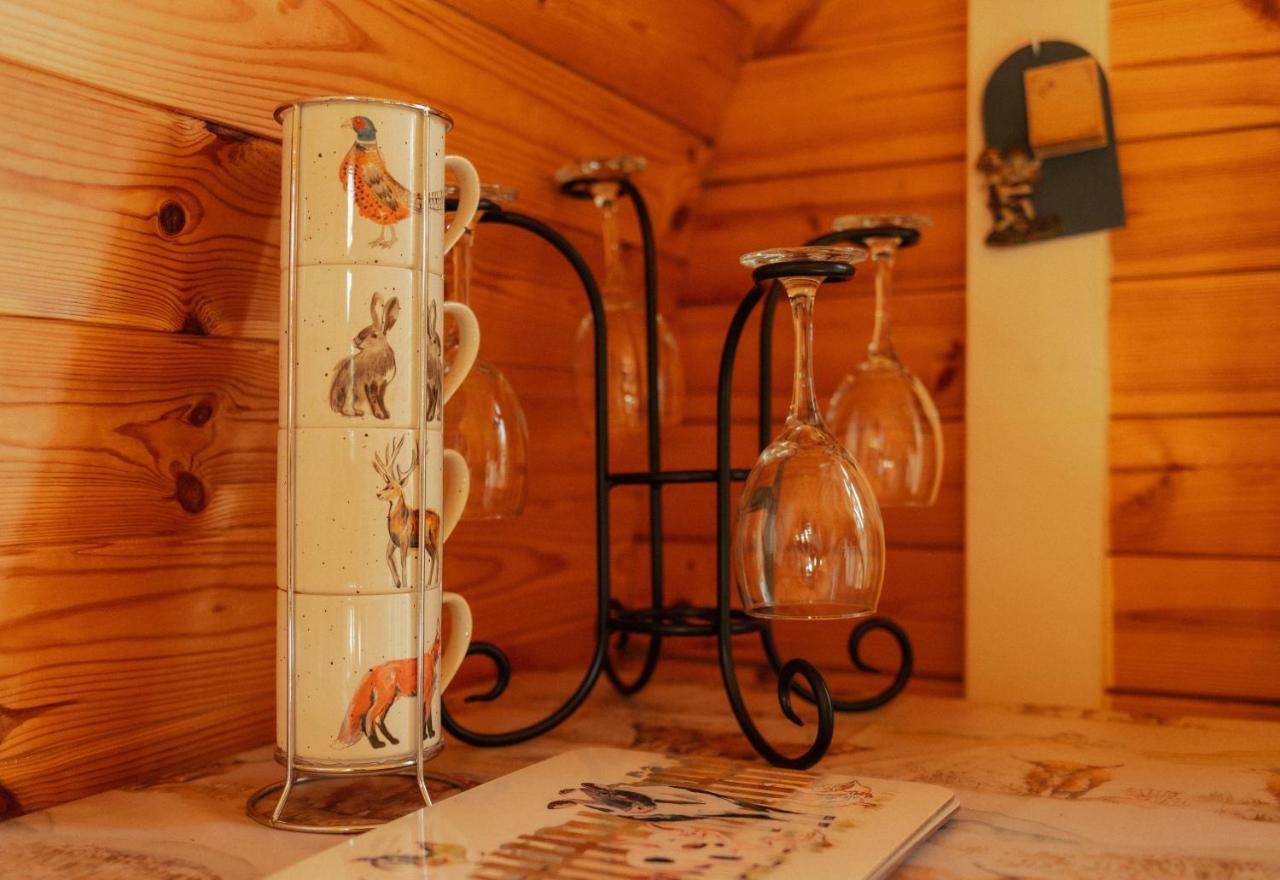 Glamping In Wiltshire The Green Knoll Is A Charm Chippenham  Eksteriør bilde