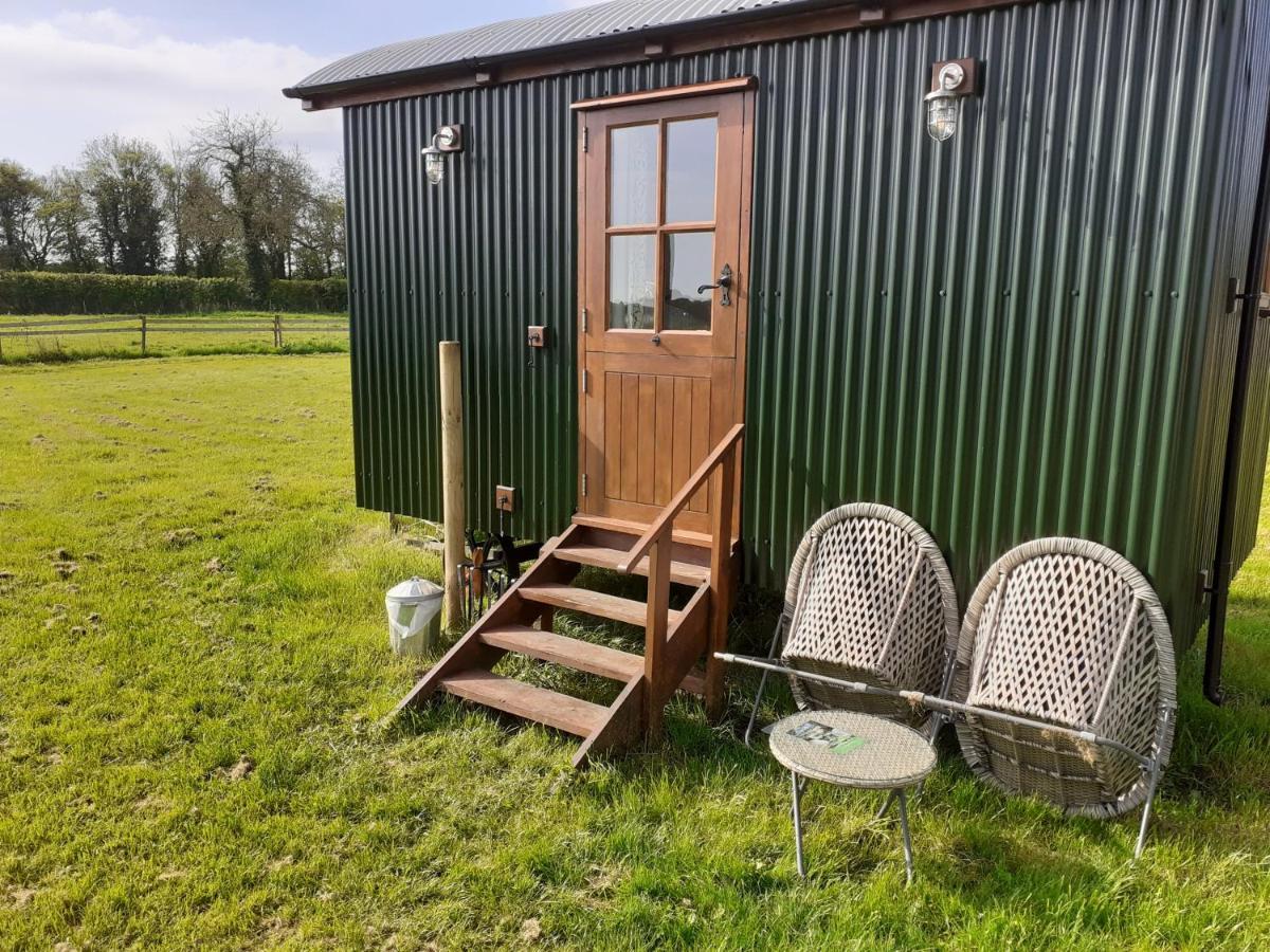 Glamping In Wiltshire The Green Knoll Is A Charm Chippenham  Eksteriør bilde